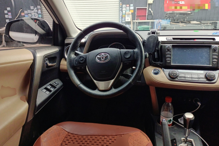 丰田 RAV4荣放 2013款 2.0L CVT四驱新锐版中控内饰13