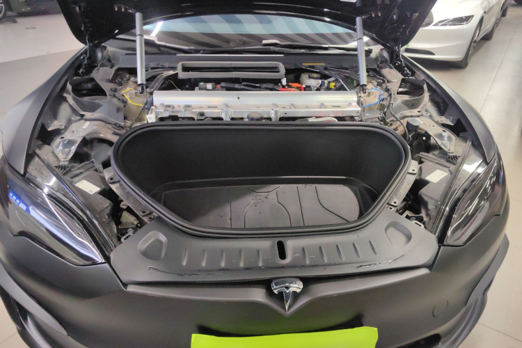 特斯拉 Model S 2023款 双电机全轮驱动版机舱底盘24