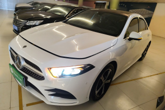 奔驰A级 2022款 改款三 A 200 L 运动轿车时尚型