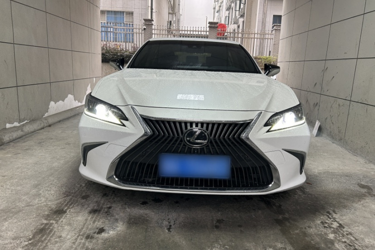 雷克萨斯ES 2018款 200 卓越版 国V车身外观6006