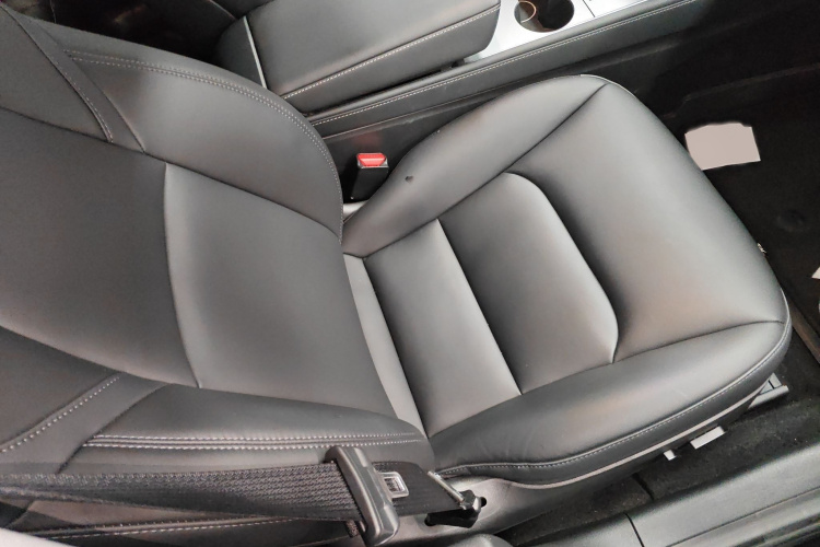 特斯拉 Model 3 2022款 后轮驱动版局部细节41