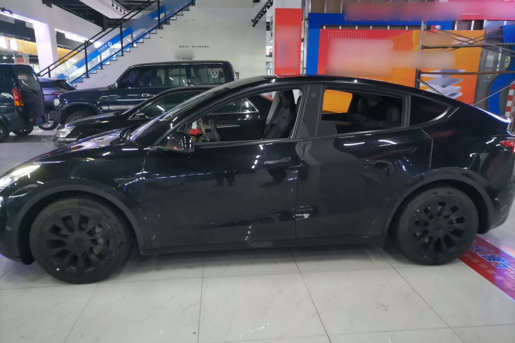 特斯拉 Model Y 2021款 标准续航后驱版车身外观6003