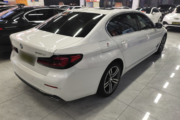 宝马5系 2023款 530Li 领先型 豪华套装车身外观7