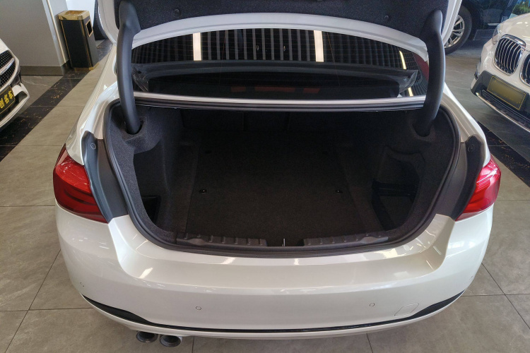 宝马3系 2019款 320Li 时尚型中控内饰23