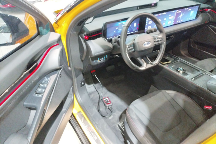 福特 蒙迪欧 2024款 2.0T E-混动运动版 ST-Line中控内饰20