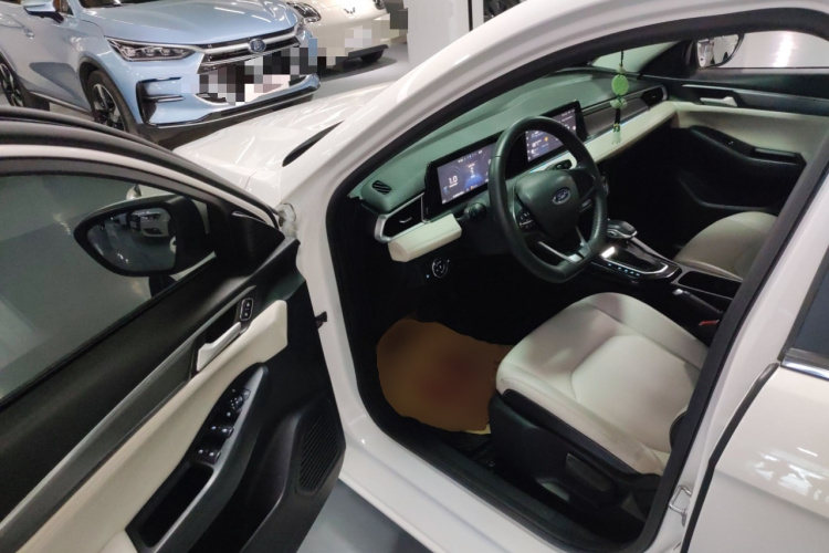 福特 福睿斯 2021款 1.5L 自动钻石版中控内饰20