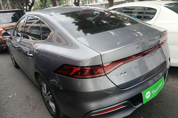 比亚迪 秦PLUS 2023款 冠军版 EV 420KM超越型车身外观4