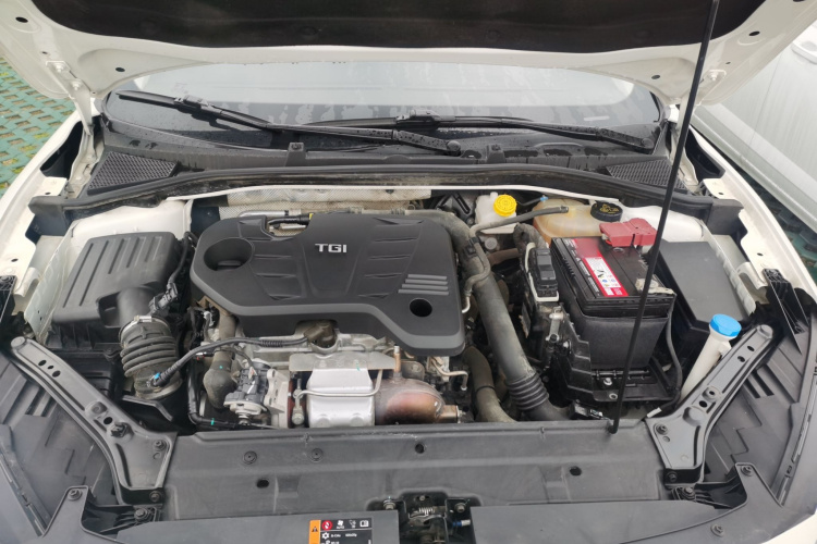 名爵 MG6 2020款 1.5T 自动领潮豪华版机舱底盘24