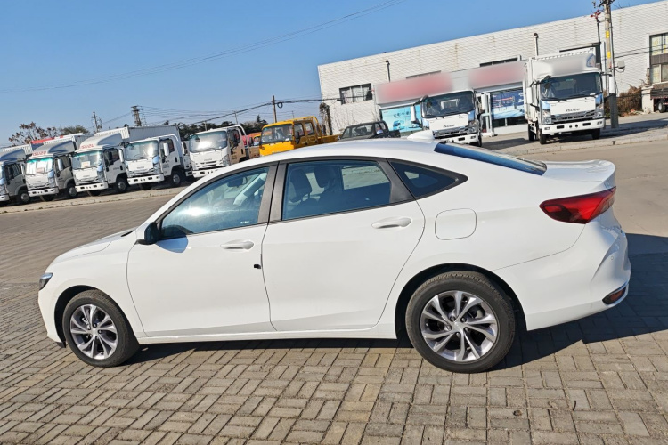 别克 威朗 2023款 Pro 乐享版车身外观4