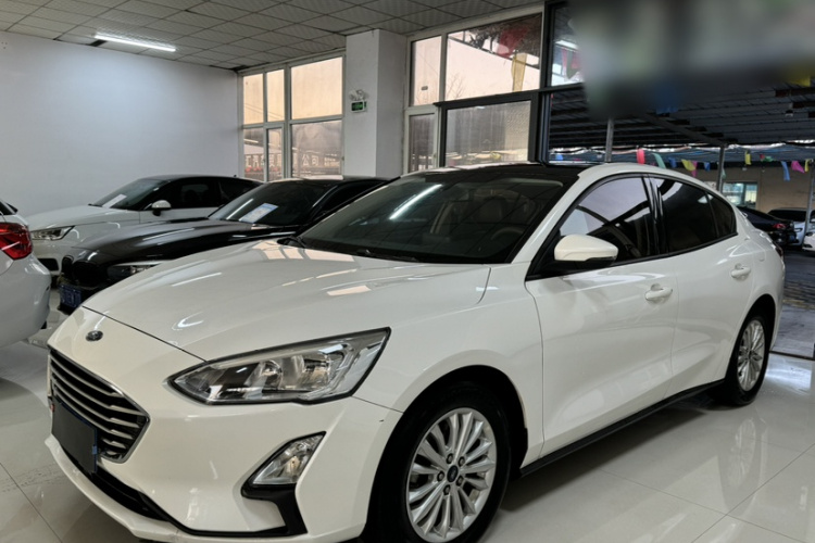 福特 福克斯 2019款 三厢 EcoBoost 180 自动锋潮型车身外观6004