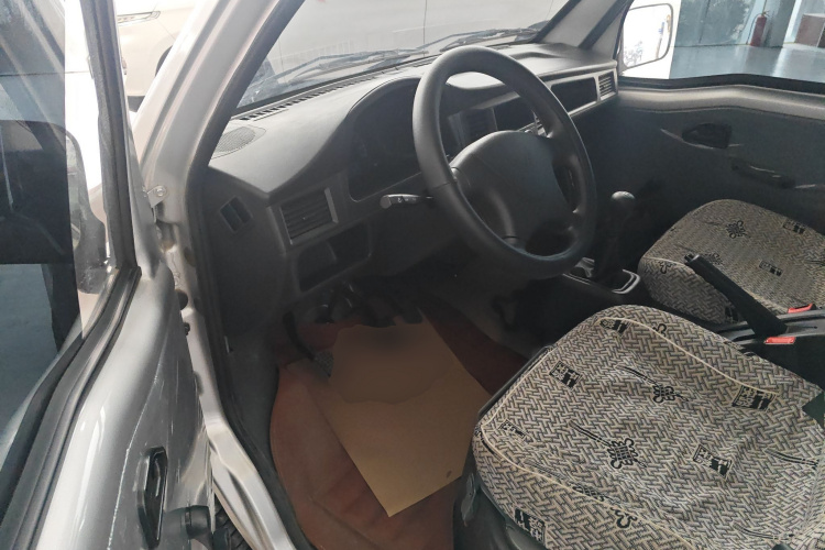 五菱汽车 五菱之光 2023款 1.5L 实用型 5/7座中控内饰7003