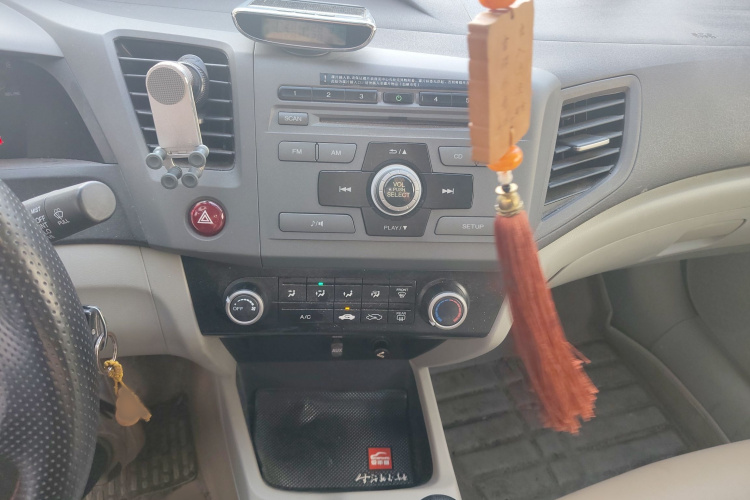 本田 思域 2012款 1.8L 手动舒适版局部细节16