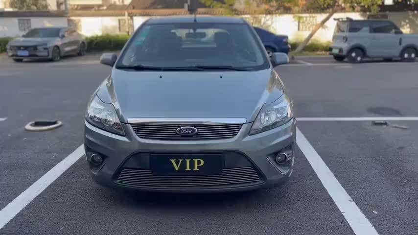 福特 福克斯 2012款 两厢经典 1.8L 自动基本型实拍1