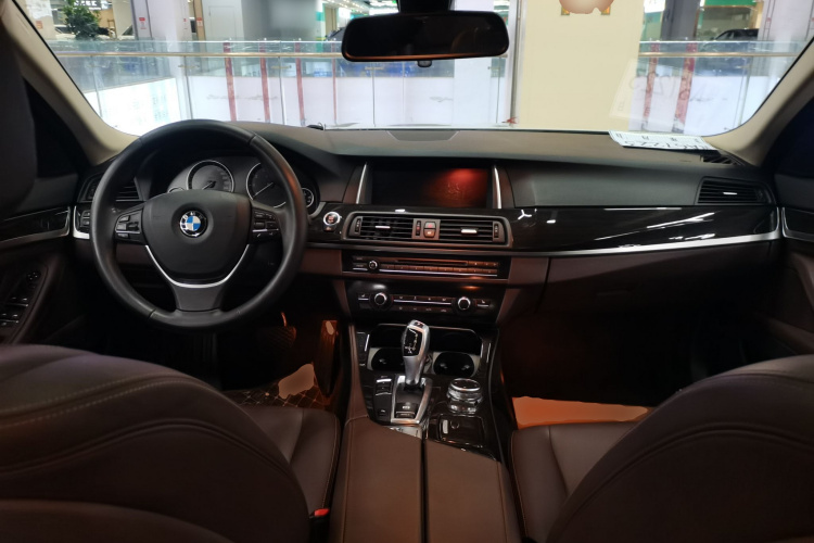 宝马5系 2014款 525Li 豪华设计套装中控内饰12