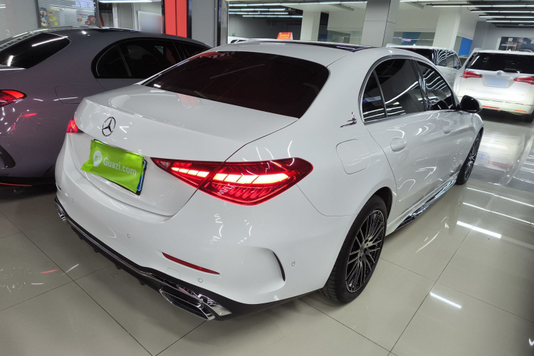 奔驰C级 2023款 C 260 L 运动版车身外观7