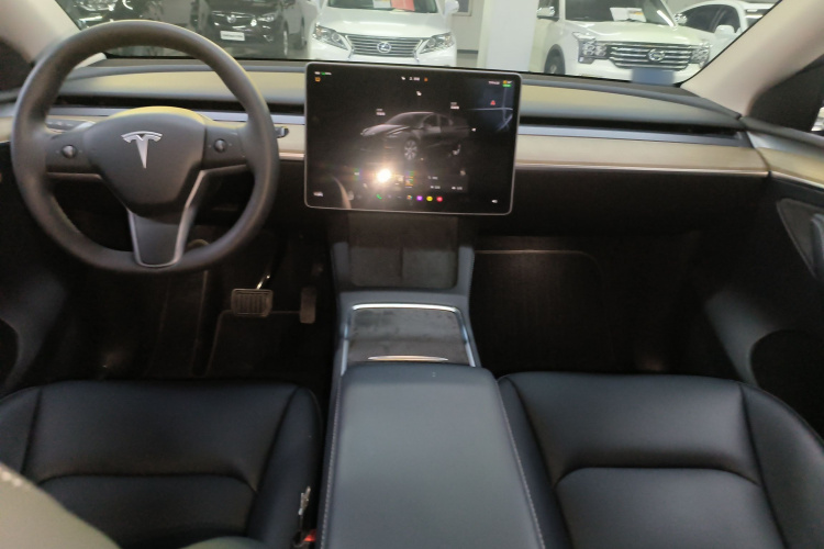 特斯拉 Model Y 2022款 改款 后轮驱动版中控内饰7002