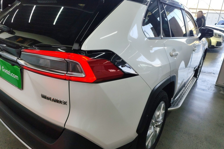 丰田 威兰达 2022款 2.0L CVT两驱都市版车身外观9