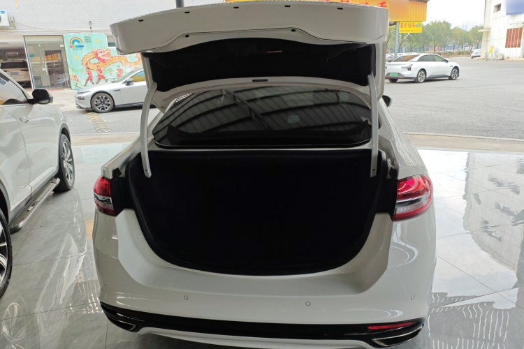 福特 蒙迪欧 2017款 EcoBoost 180 至尊型局部细节23