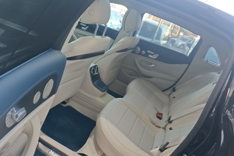 奔驰E级 2022款 改款二 E 300 L 运动豪华型中控内饰21