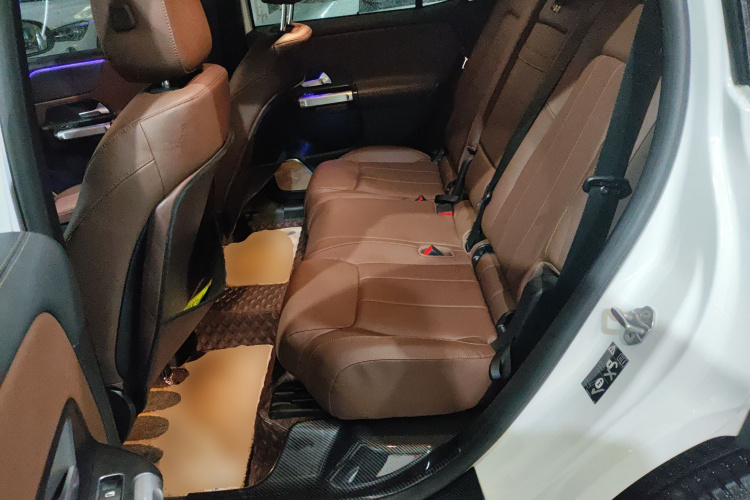 奔驰GLB 2022款 GLB 200 动感型中控内饰21