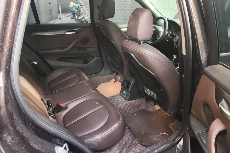 宝马X1 2016款 sDrive20Li 豪华型中控内饰21