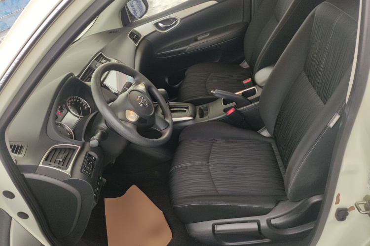 日产 轩逸 2022款 经典 1.6XE CVT舒适版中控内饰19