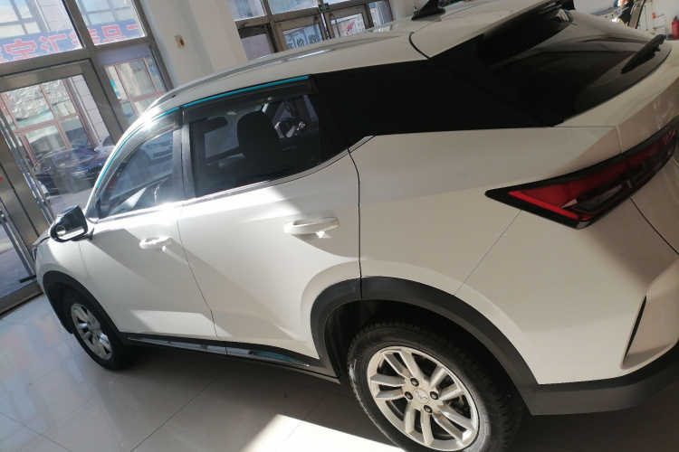 五菱汽车 五菱星驰 2022款 1.5L 手动自在型车身外观4