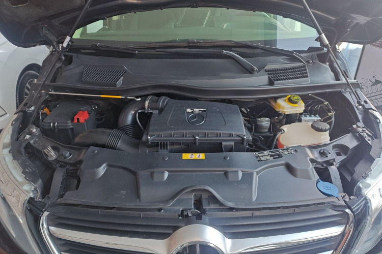 奔驰 威霆 2018款 2.0T 商务版 国VI局部细节24