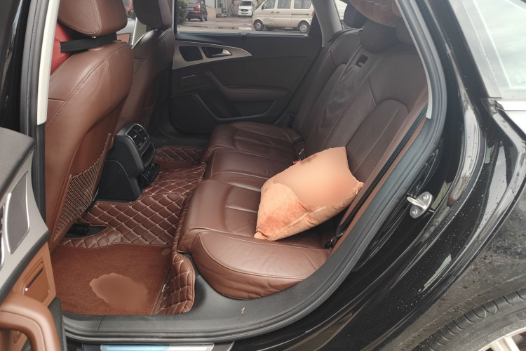 奥迪A6L 2018款 30周年年型 TFSI 进取型中控内饰7004