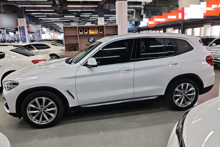 宝马X3 2021款 xDrive25i 豪华套装车身外观4