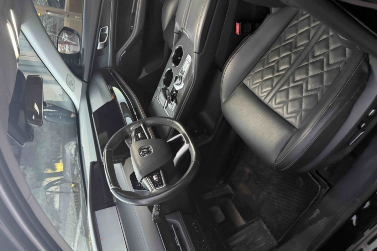 长安UNI-K 2021款 2.0T 全轮驱动尊贵型中控内饰7003