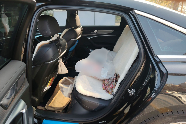 奥迪A6L 2022款 45 TFSI quattro 臻选动感型中控内饰21