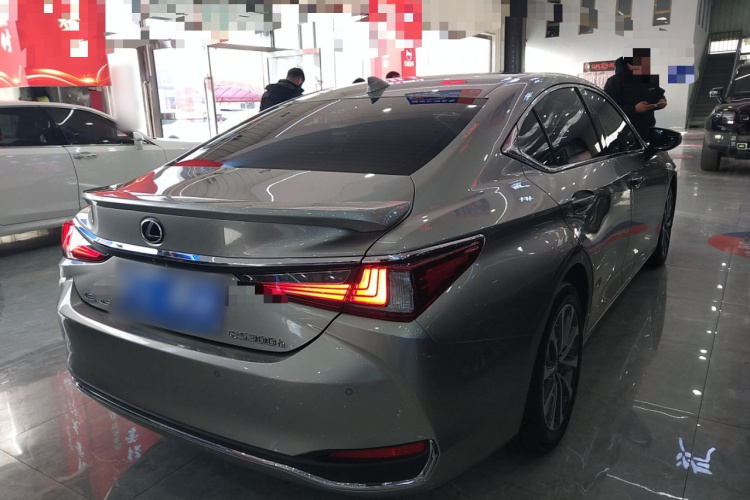 雷克萨斯ES 2022款 300h 卓越版车身外观7