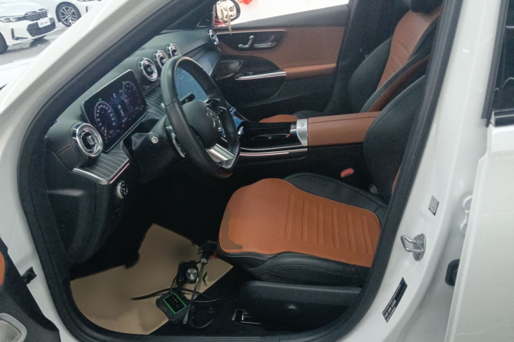 奔驰C级 2022款 改款 C 260 L 运动版局部细节19