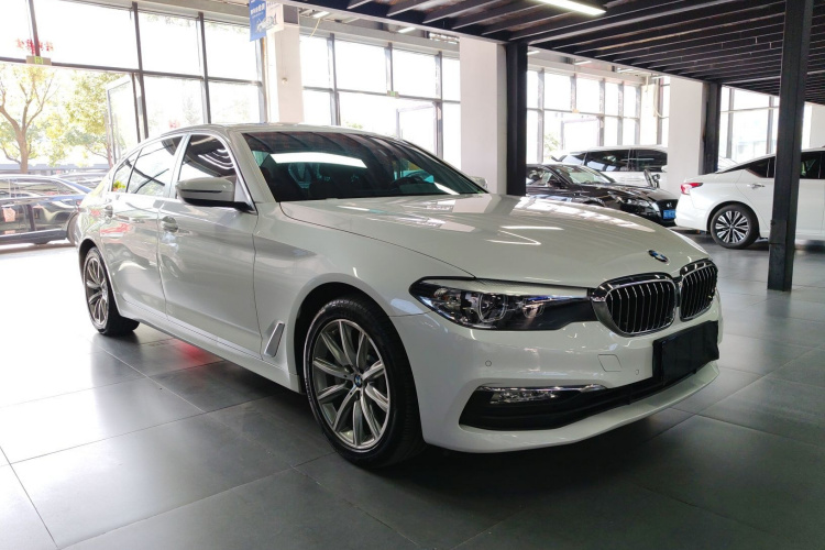 宝马5系 2018款 528Li 上市特别版车身外观3