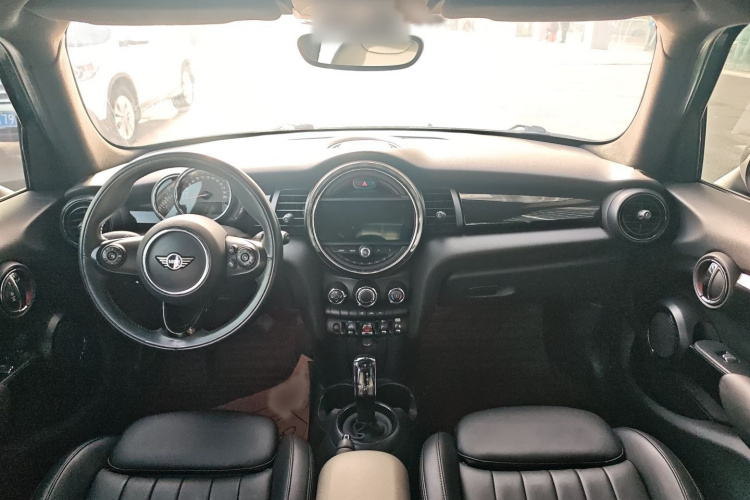 MINI 2018款 1.5T COOPER 经典派 五门版中控内饰7002