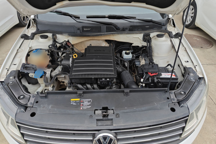 大众 朗逸 2015款 1.6L 手动风尚版机舱底盘24