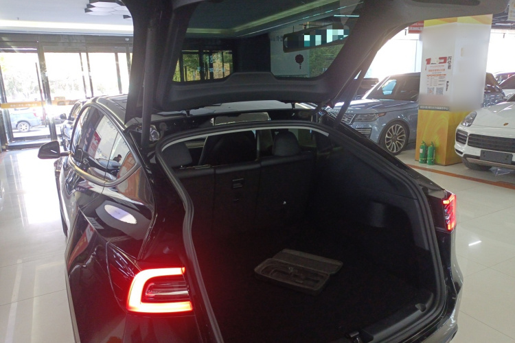特斯拉 Model Y 2021款 长续航全轮驱动版机舱底盘23