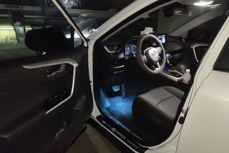 丰田 RAV4荣放 2024款 2.0L CVT两驱风尚Plus版中控内饰20