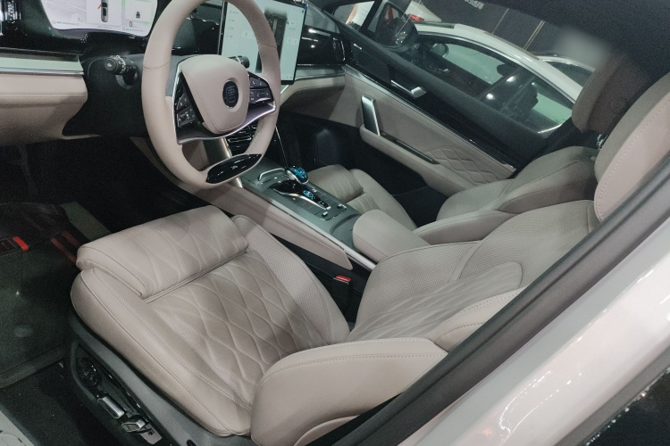 比亚迪 唐新能源 2024款 DM-i 荣耀版 112KM 旗舰型局部细节19