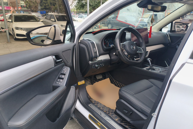 比亚迪 唐 2018款 2.0T 自动智联尊贵型 5座 国V中控内饰7003