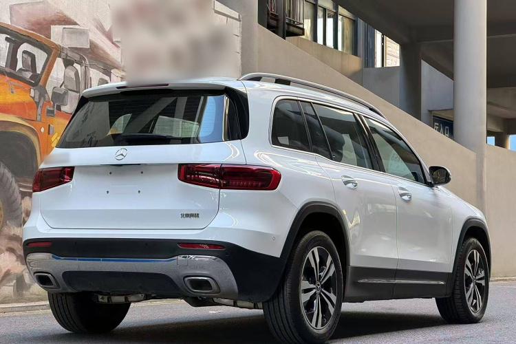 奔驰GLB 2024款 GLB 200 动感型车身外观6002