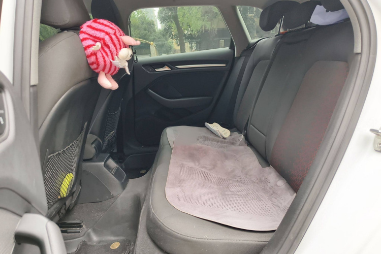 奥迪A3 2018款 30周年年型 Sportback 35 TFSI 进取型中控内饰7004