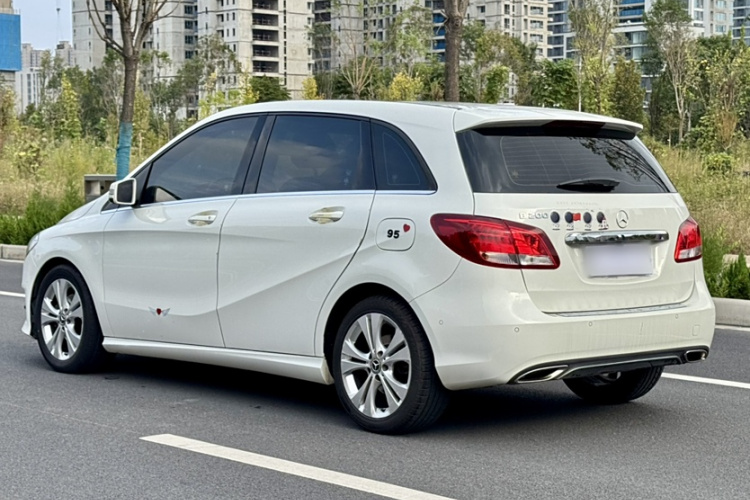 奔驰B级 2019款 B 200 动感型车身外观6001