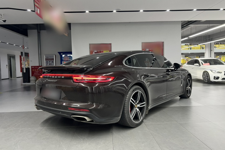 保时捷 2017款 Panamera 4 行政加长版 3.0T车身外观6005