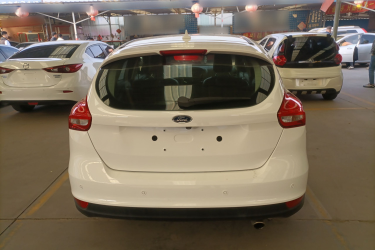 福特 福克斯 2018款 两厢经典 EcoBoost 180 自动精英型车身外观6002