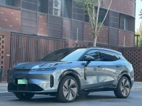 领克08 EM-P 2023款 220km 四驱性能Halo