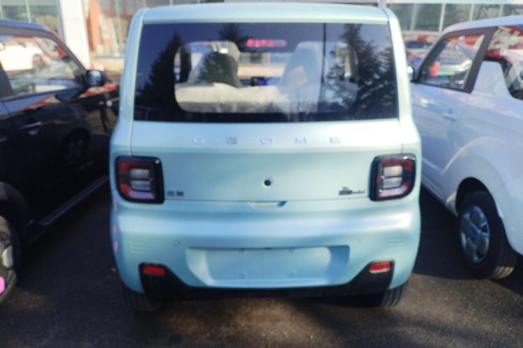 吉利银河 2024款 熊猫mini 200km 耐力熊车身外观6