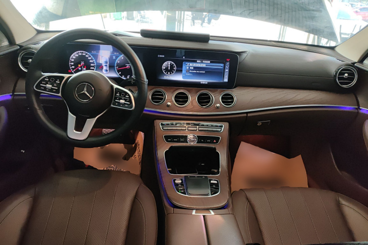 奔驰E级 2020款 E 300 L 时尚型中控内饰7002