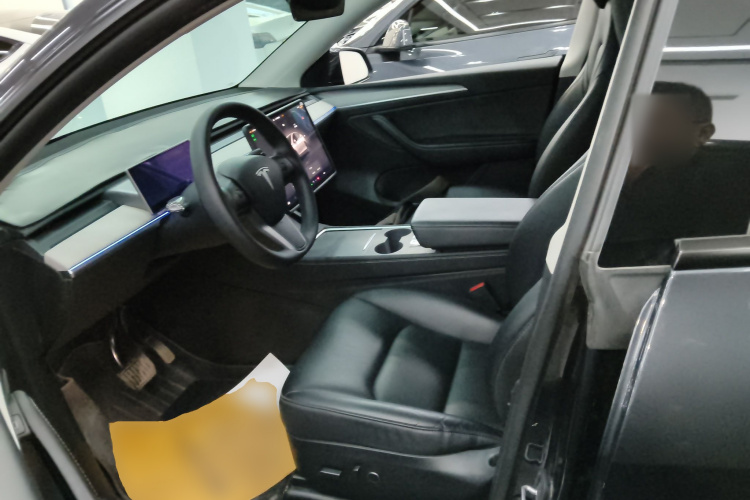 特斯拉 Model Y 2024款 长续航全轮驱动版中控内饰19